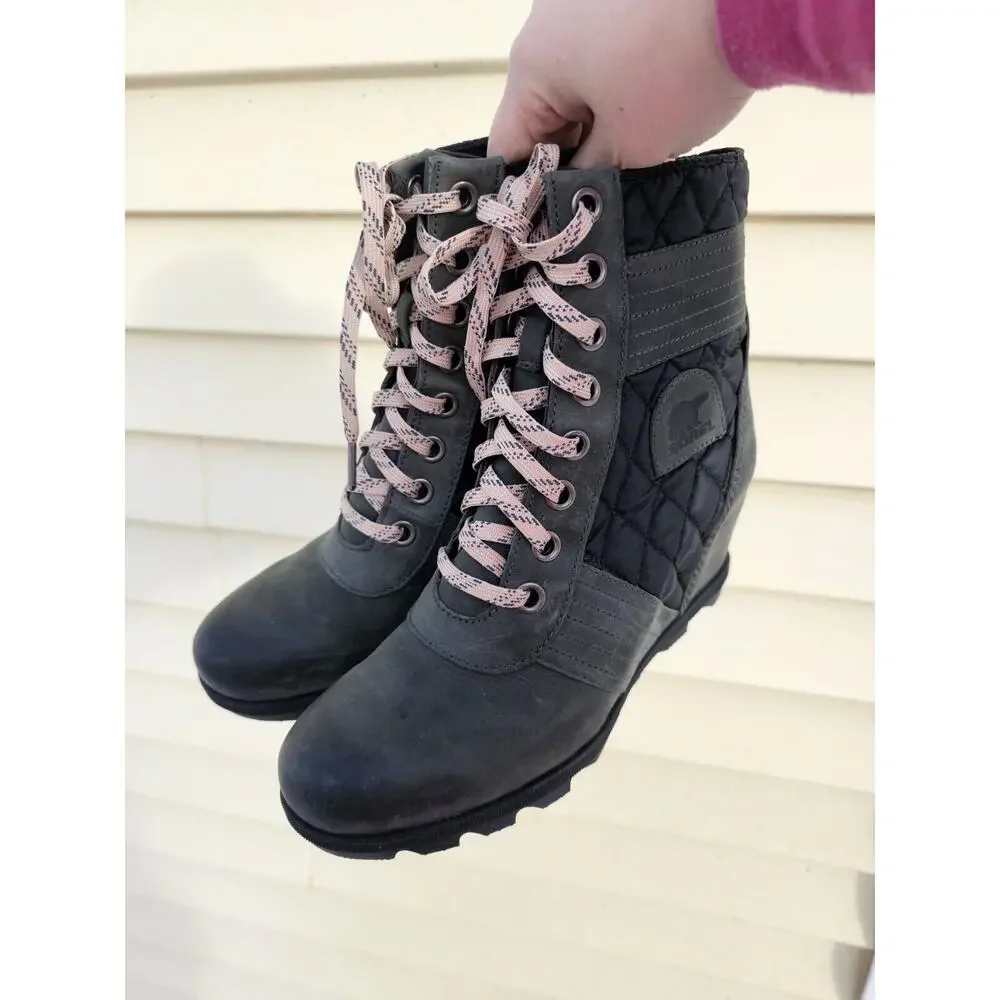 Sorel Quilted Grey Slate Lexie Wedge Boots Lug Sole Booties Sz 10. US NL3375-026